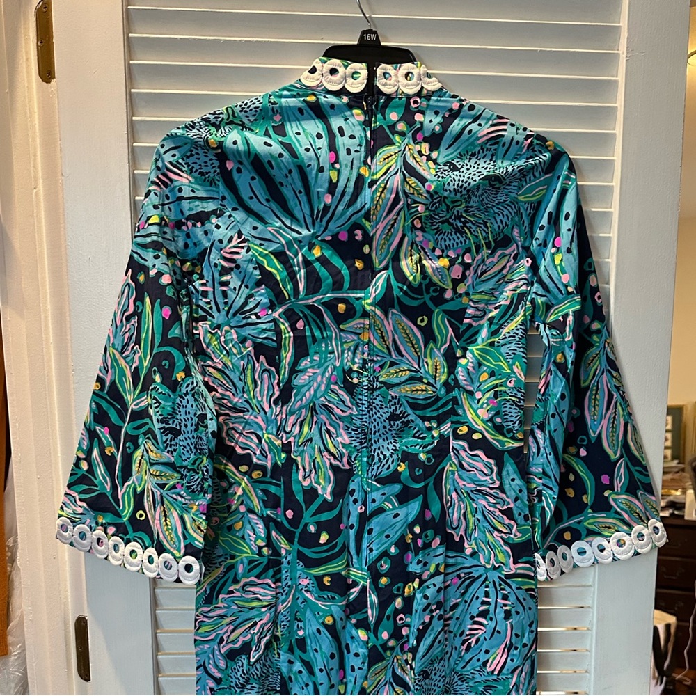 Lilly Pulitzer Shealyn Maxi Caftan in Low Tide Navy Catty Purrsonality - Picture 5 of 10